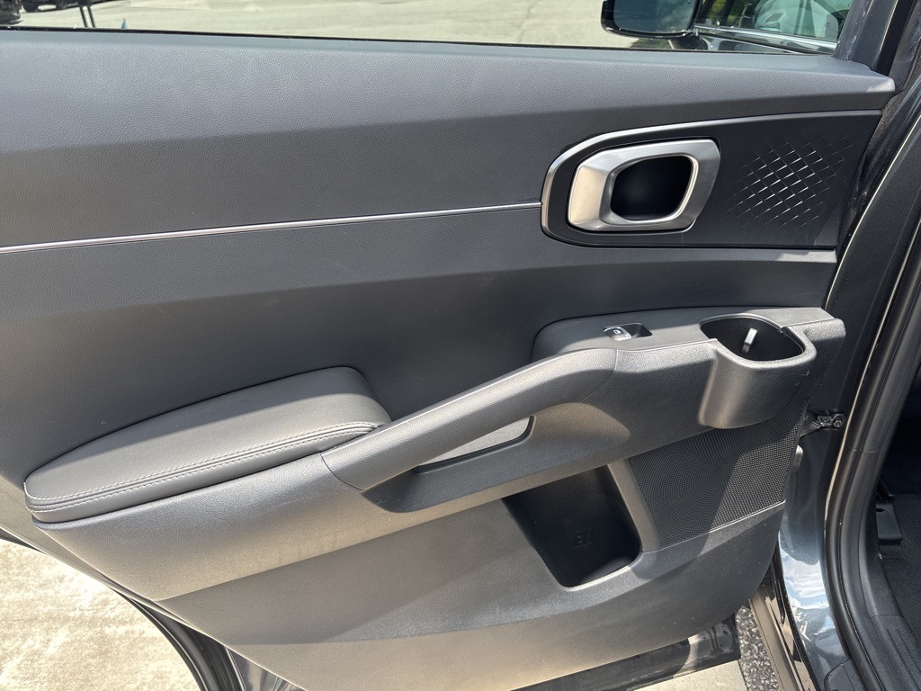 2024 Kia Sorento S photo 15