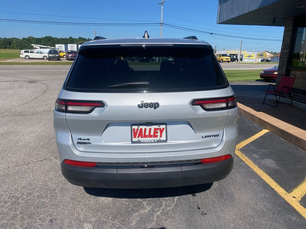 2025 Jeep Grand Cherokee Limited photo 2