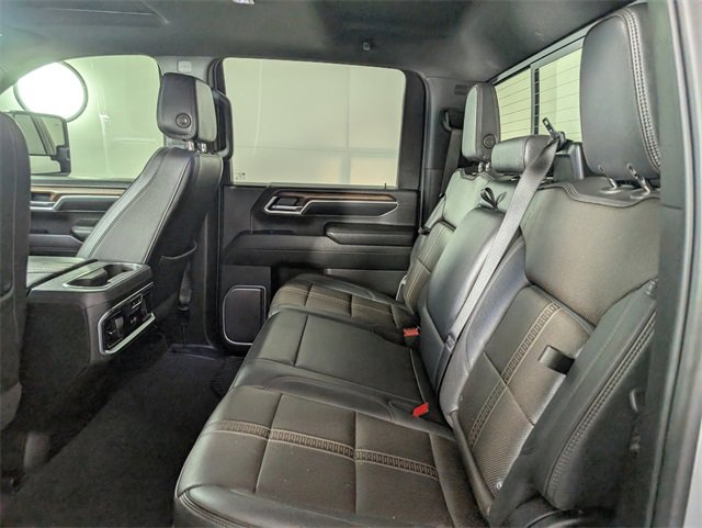 2025 Chevrolet Silverado 2500HD High Country photo 15