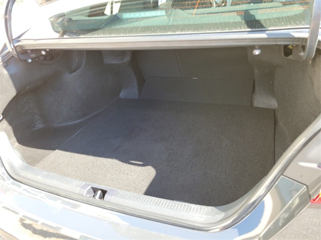 2025 Toyota Camry SE photo 14