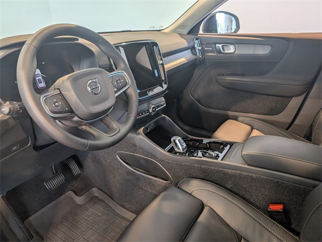 2023 Volvo XC40 Ultimate photo 15