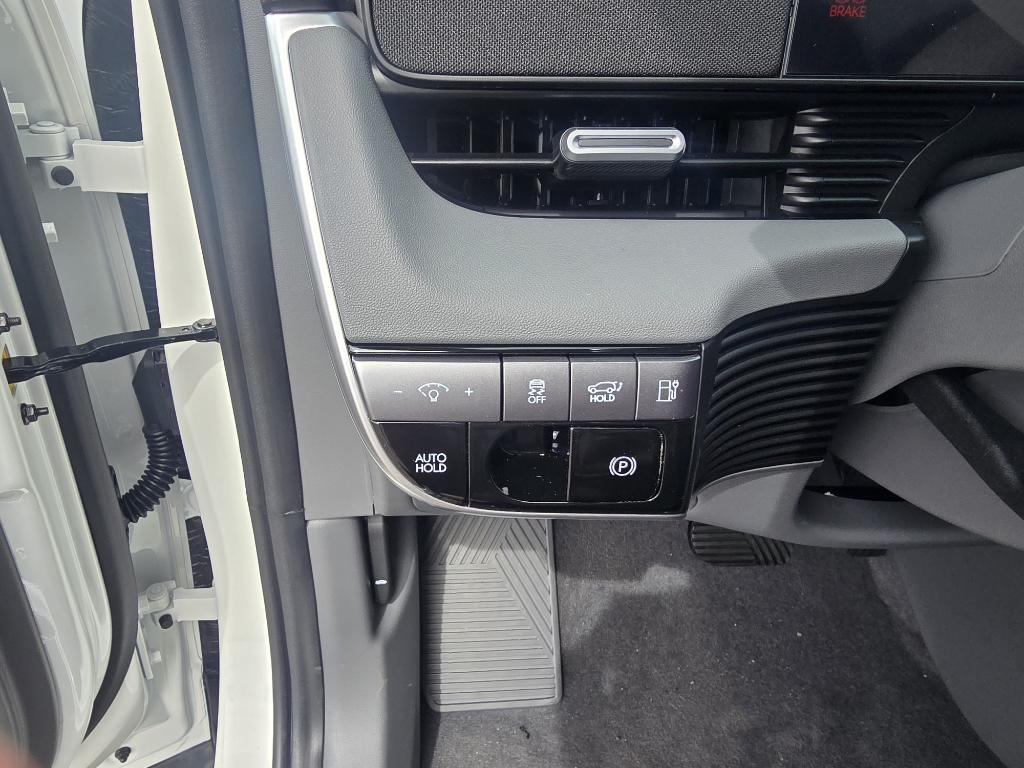 2025 Hyundai Ioniq 5 SEL photo 15