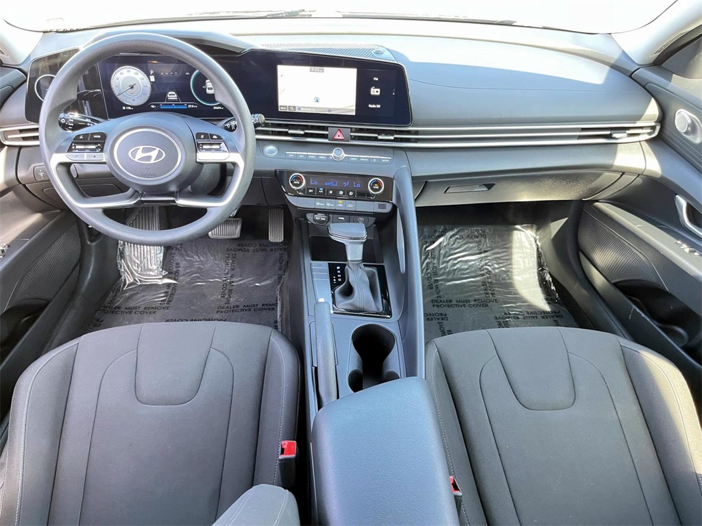 2024 Hyundai Elantra SEL photo 23