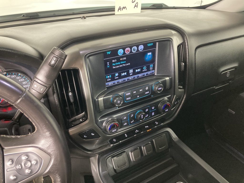 Used 2018 Chevrolet Silverado 1500 LT with VIN 3GCUKRECXJG290540 for sale in Elk River, Minnesota