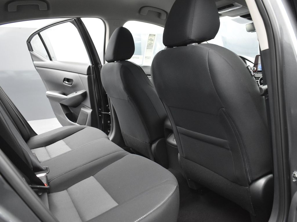 2025 Nissan Sentra SV photo 17