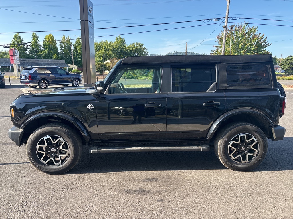 2024 Ford Bronco Outer Banks photo 2