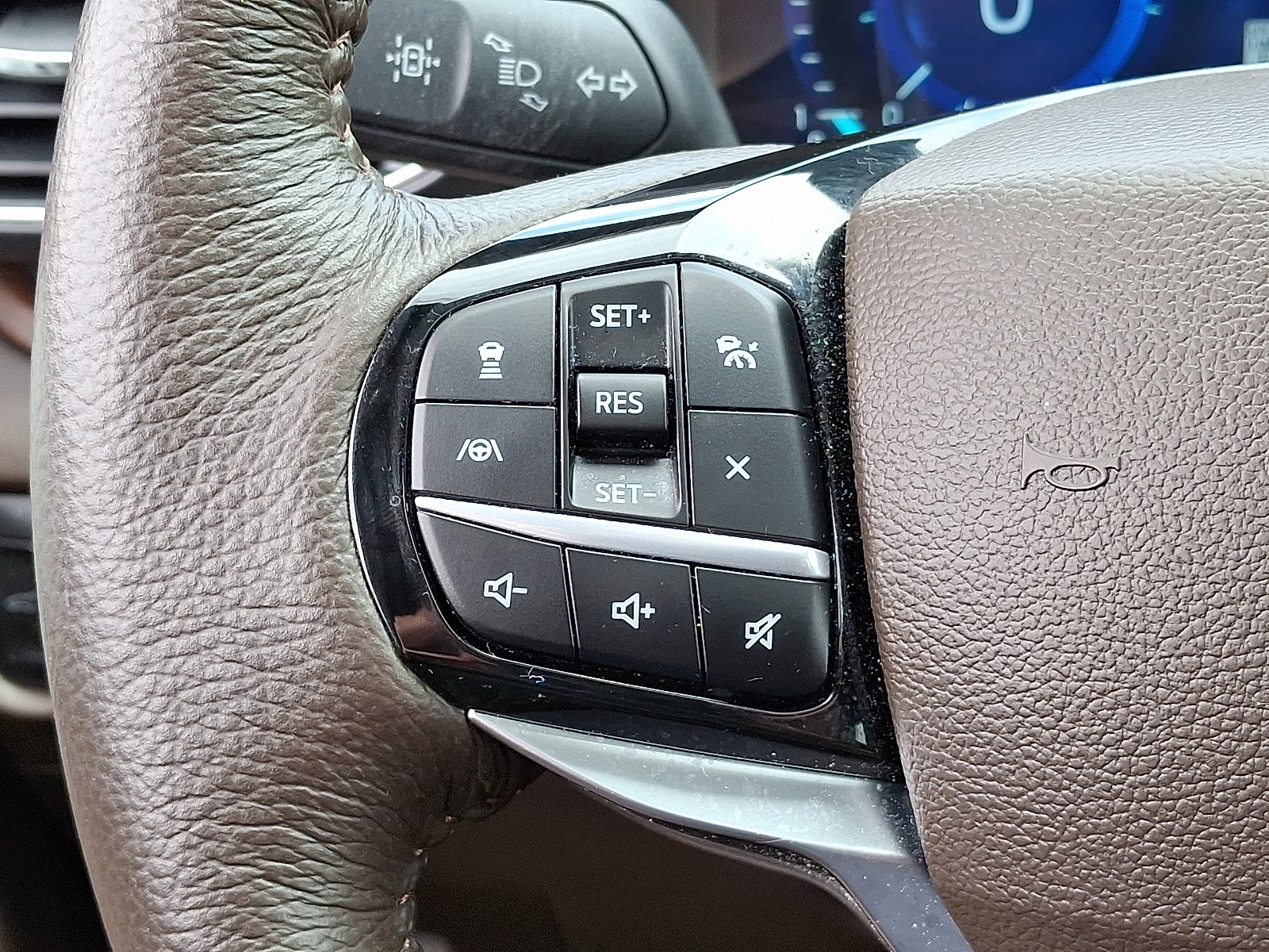 2023 Ford Explorer King Ranch photo 21