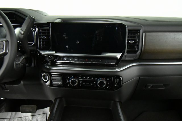 2025 Chevrolet Silverado 3500HD High Country photo 3