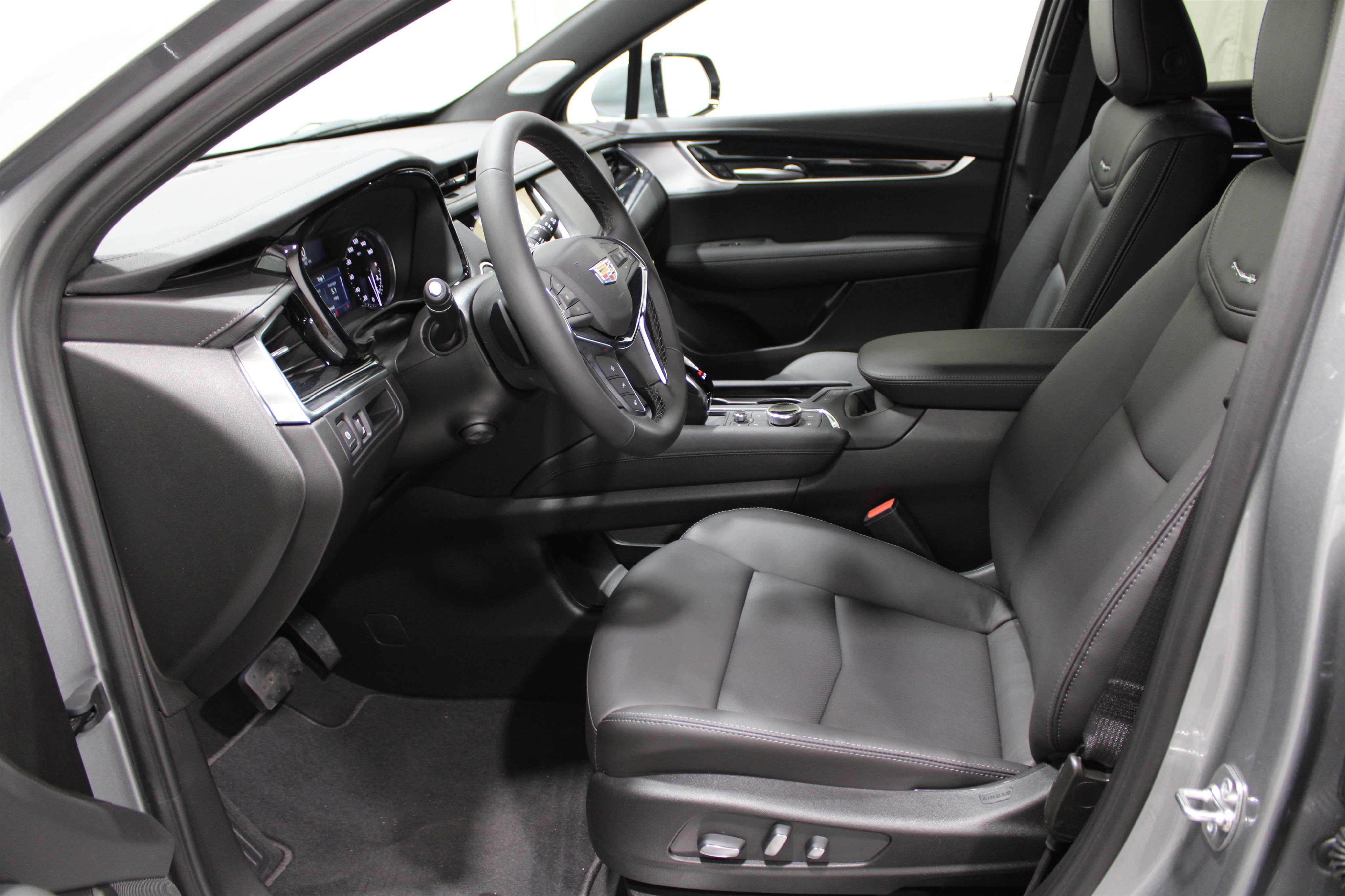 2025 Cadillac XT5 Premium Luxury photo 3