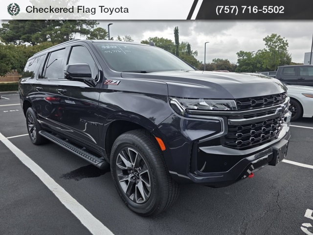 2022 Chevrolet Suburban Z71 photo 2