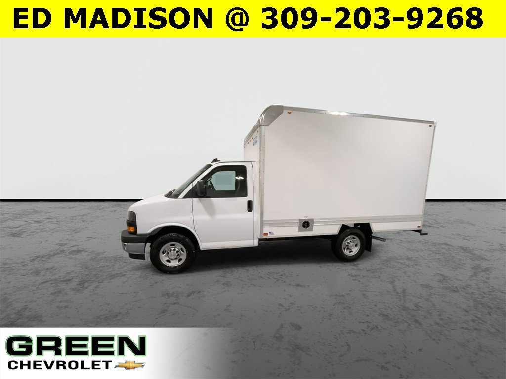 2025 Chevrolet Express Cutaway 3500 photo 3