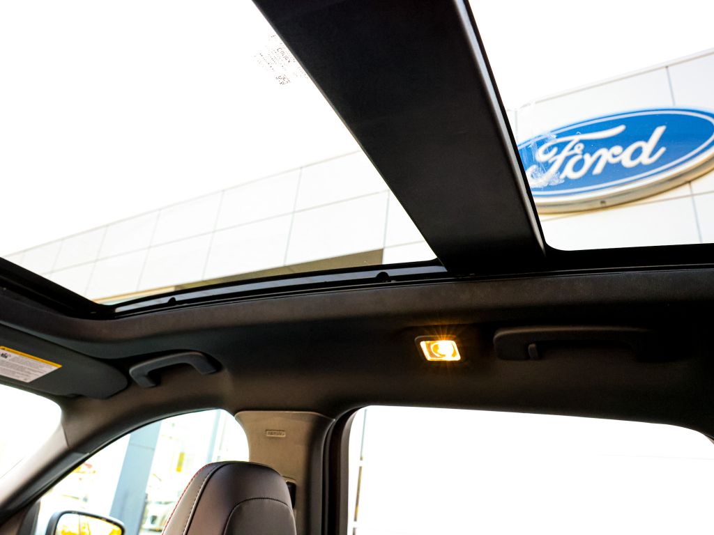 2025 Ford Escape ST-Line Select photo 35