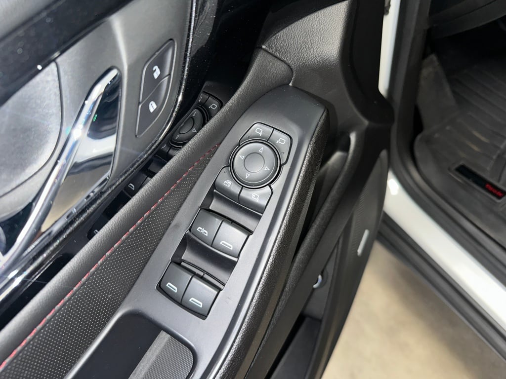 2022 Chevrolet Traverse RS photo 2