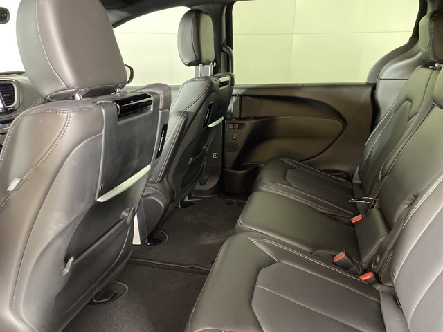 2025 Chrysler Pacifica photo 35