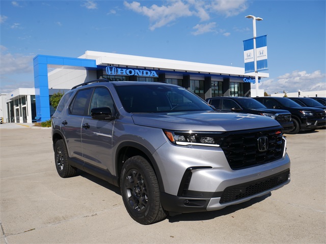 2025 Honda Pilot TrailSport's photo