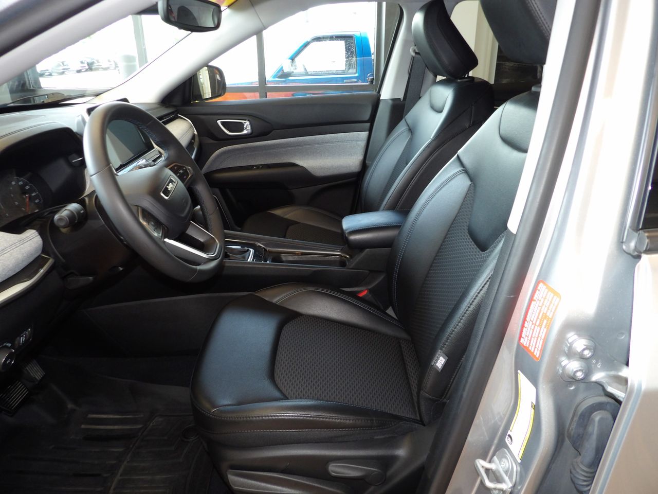 2022 Jeep Compass Latitude photo 25