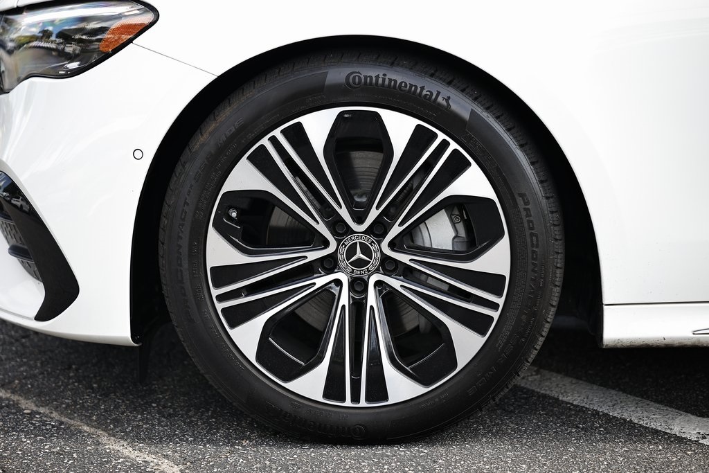 2025 Mercedes Benz E 350 4MATIC photo 4