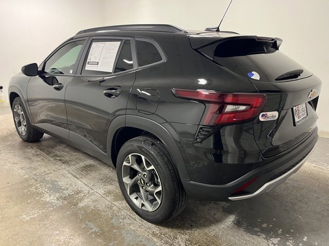 2025 Chevrolet Trax LT photo 10