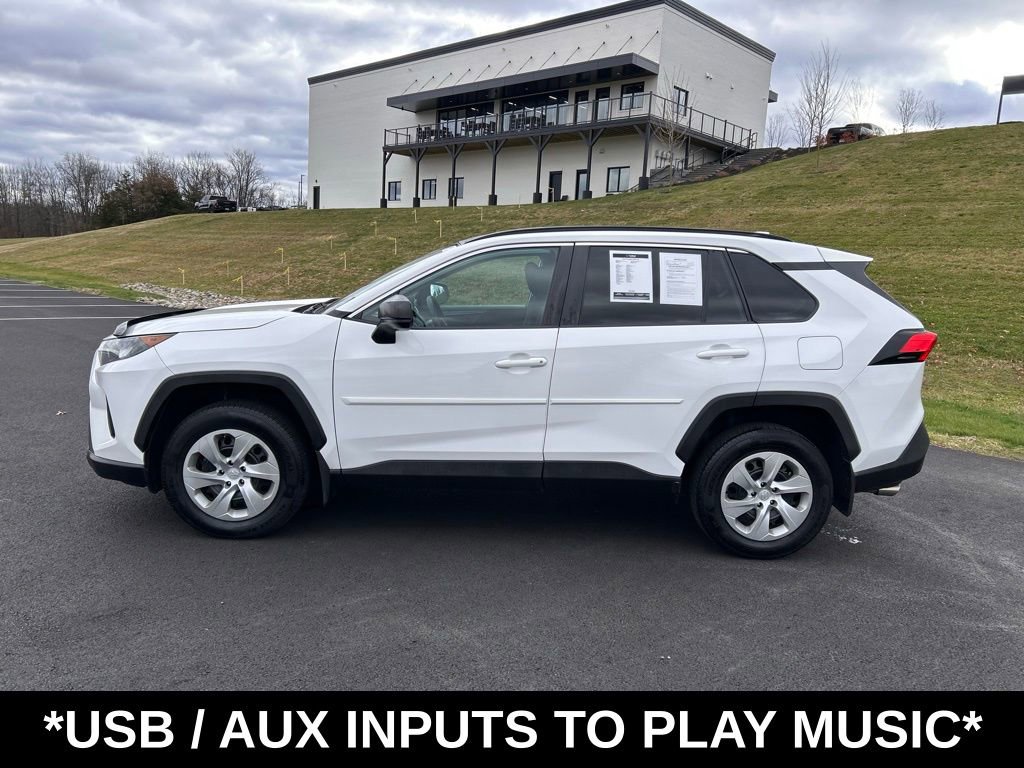 2019 Toyota RAV4 LE photo 3