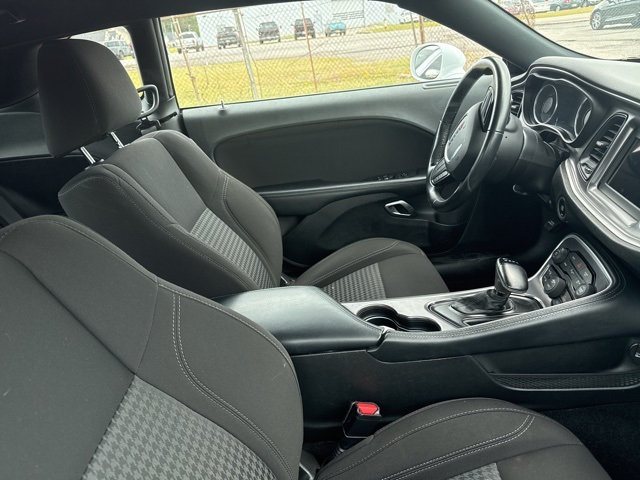 2021 Dodge Challenger SXT photo 2