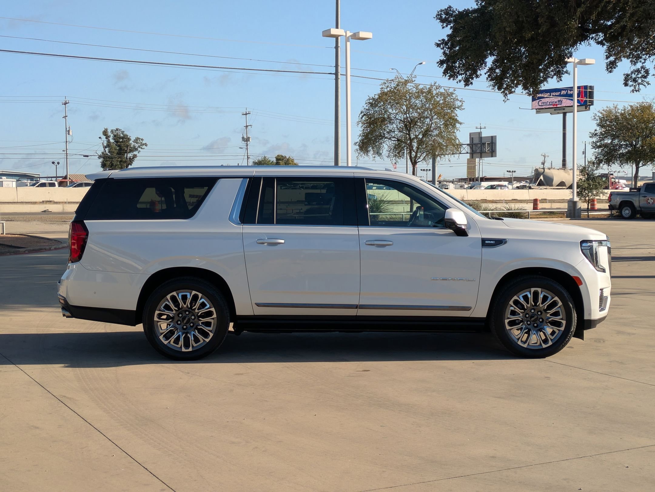 2024 Gmc Yukon XL Denali Ultimate photo 2
