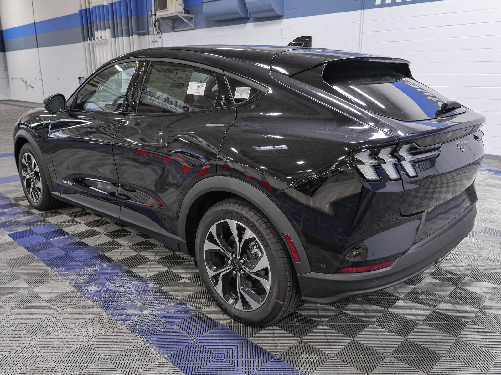 2024 Ford Mustang Mach-E Select photo 4
