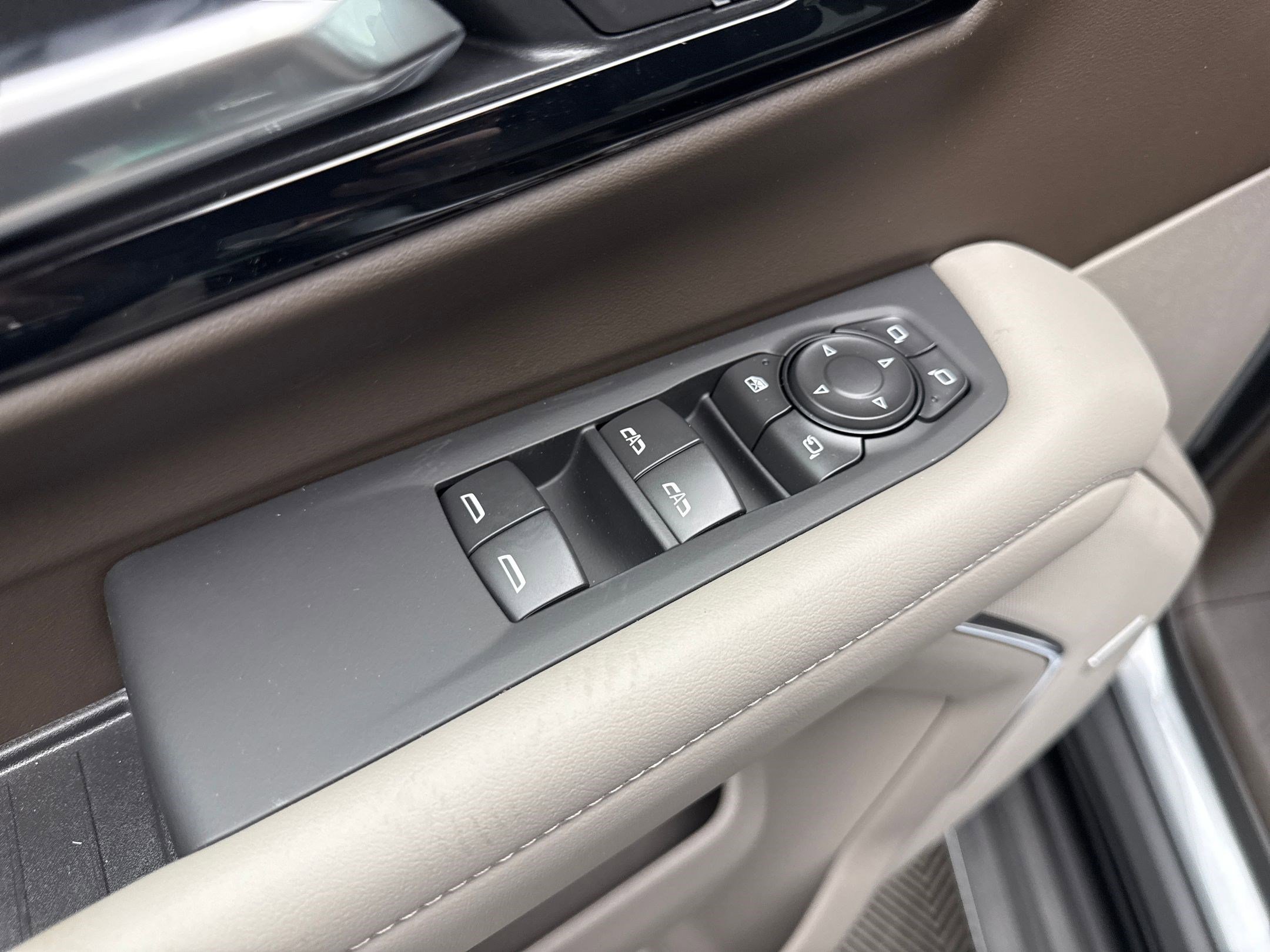 2025 Chevrolet Tahoe LT photo 9