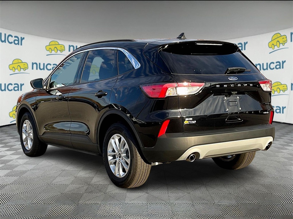 2022 Ford Escape SE photo 2