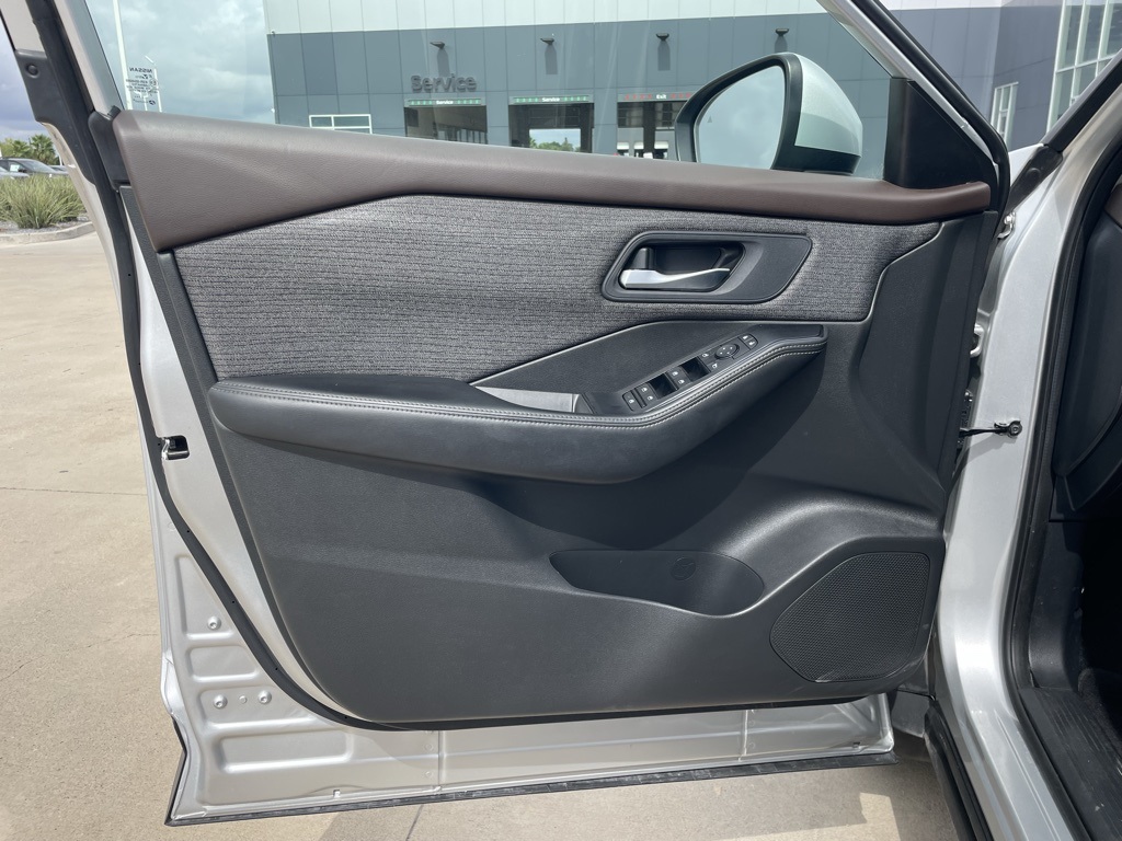 2023 Nissan Rogue SV photo 13