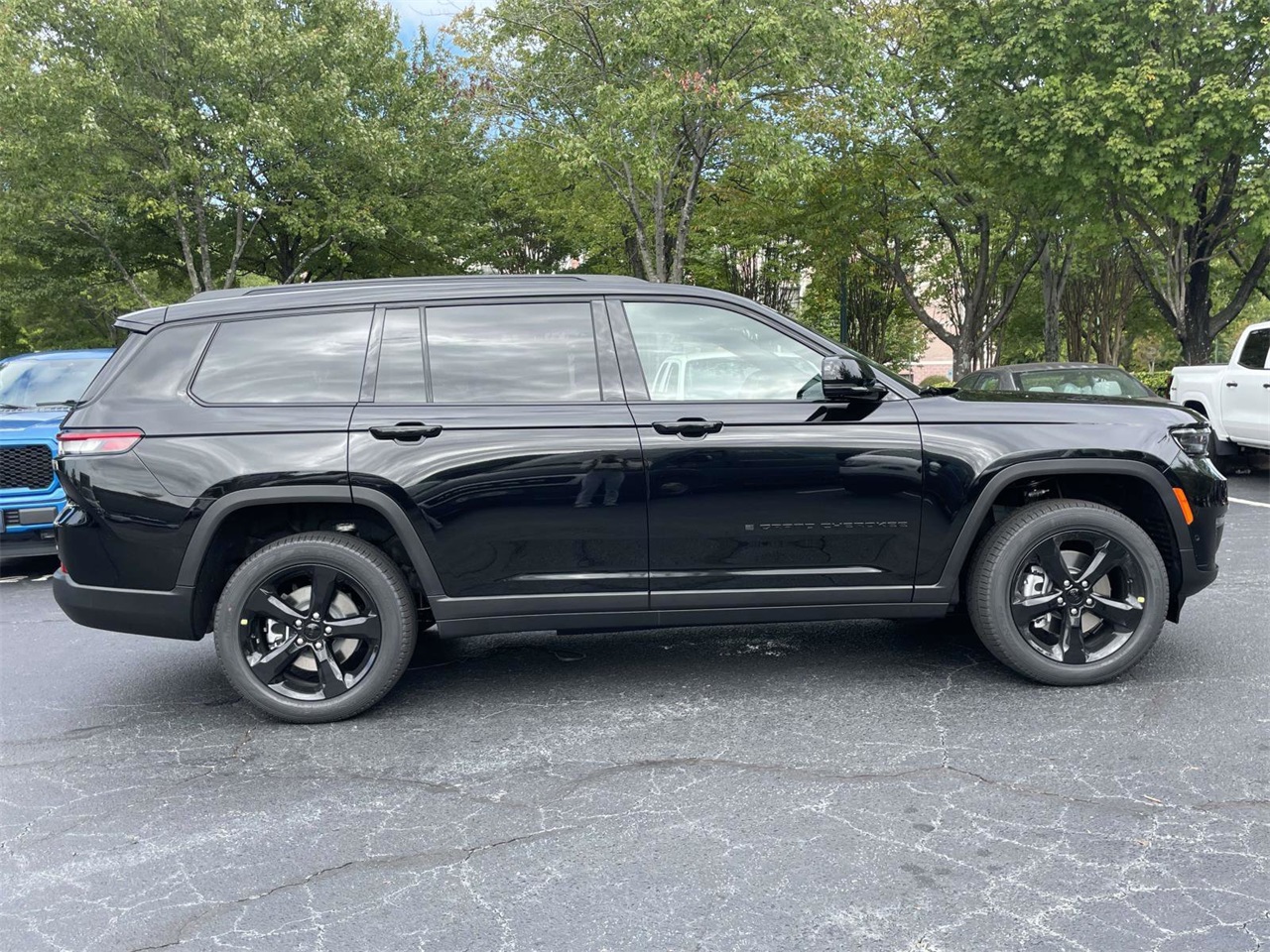 2025 Jeep Grand Cherokee Limited photo 4