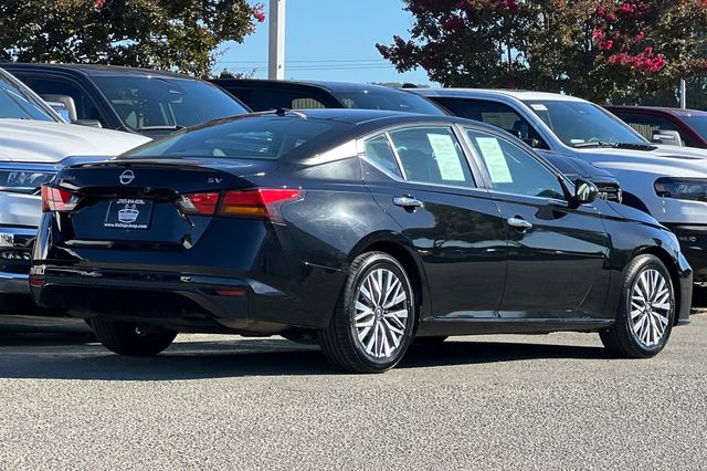 2023 Nissan Altima 2.5 SV photo 4