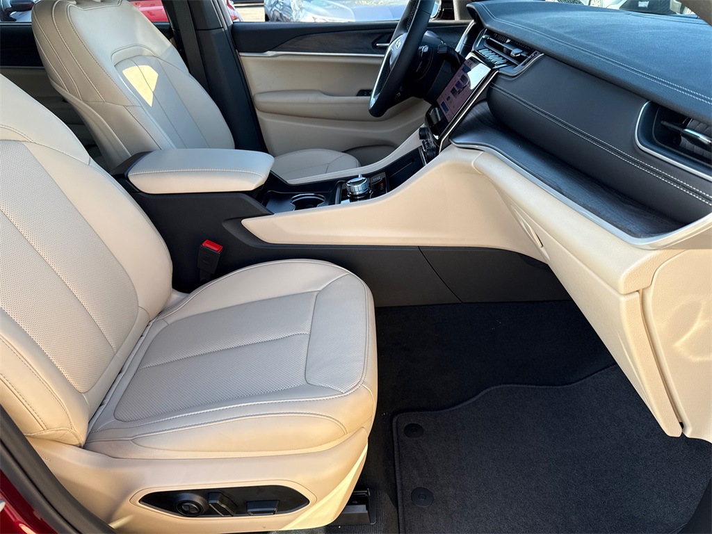 2025 Jeep Grand Cherokee Limited photo 14