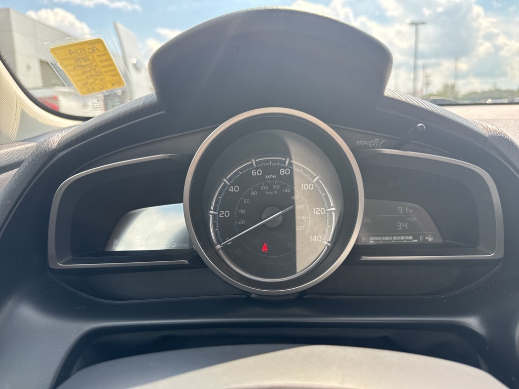 2020 Toyota Yaris LE photo 10