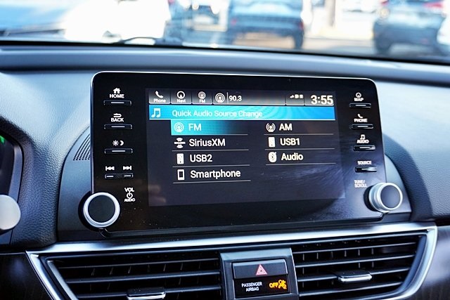 Used 2018  Honda Touring image 24