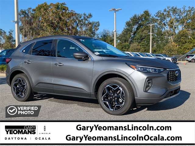 2026 Ford Escape Platinum's photo