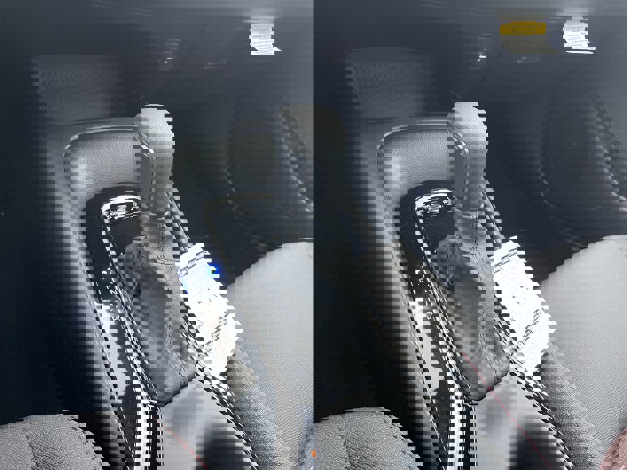 2025 Toyota Corolla SE photo 19
