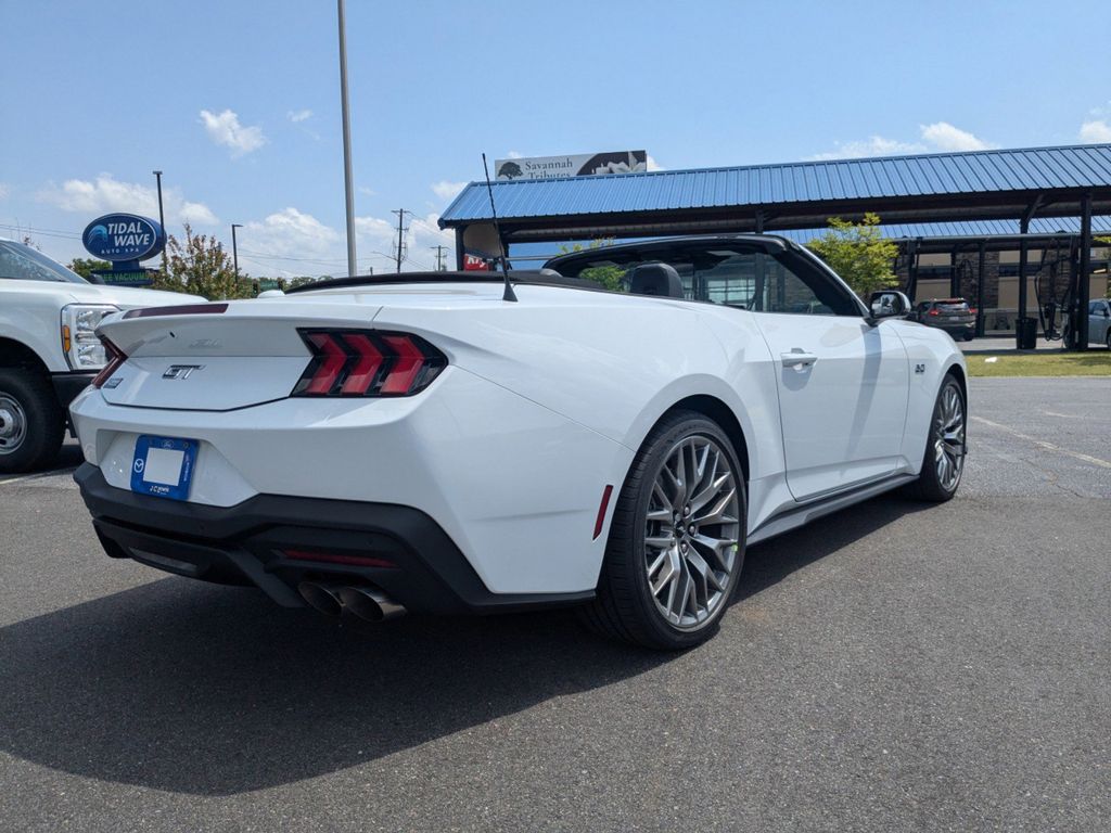 2025 Ford Mustang GT Premium Convertible photo 4