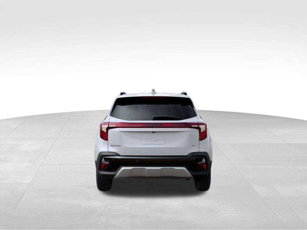 2025 Kia Seltos S photo 5