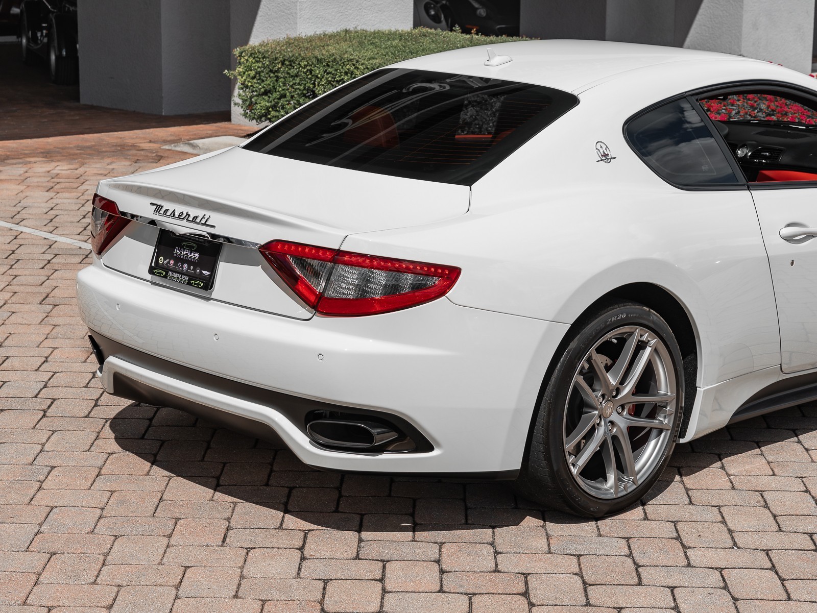 2017 Maserati Granturismo Sport photo 3