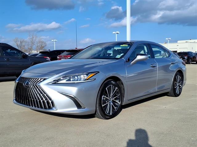 2025 Lexus ES 350's photo