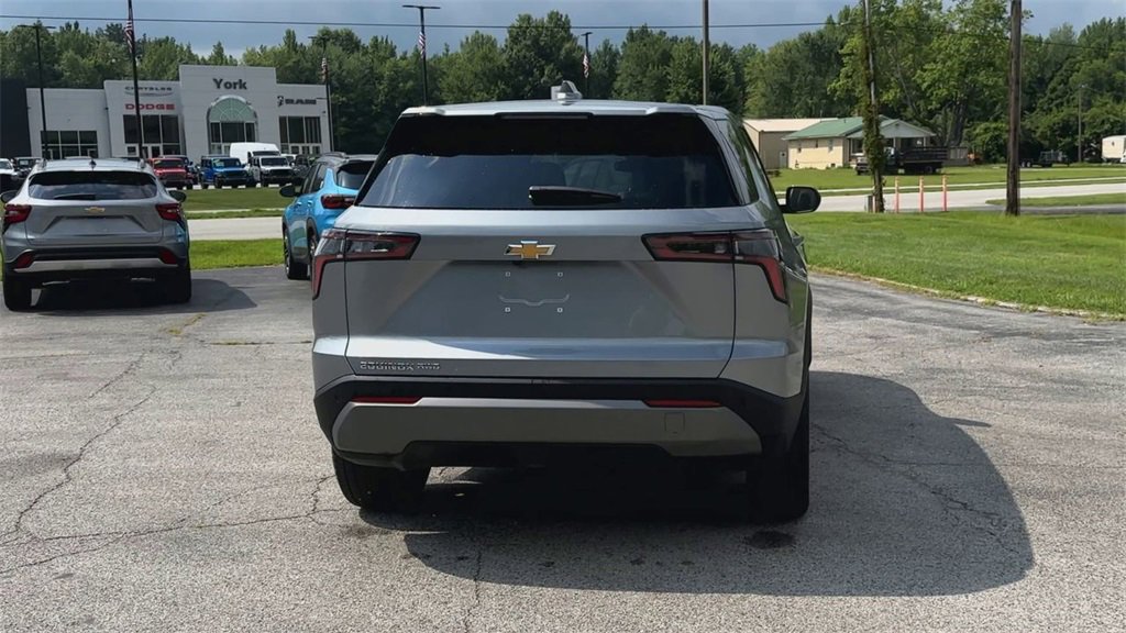 2026 Chevrolet Equinox LT photo 8