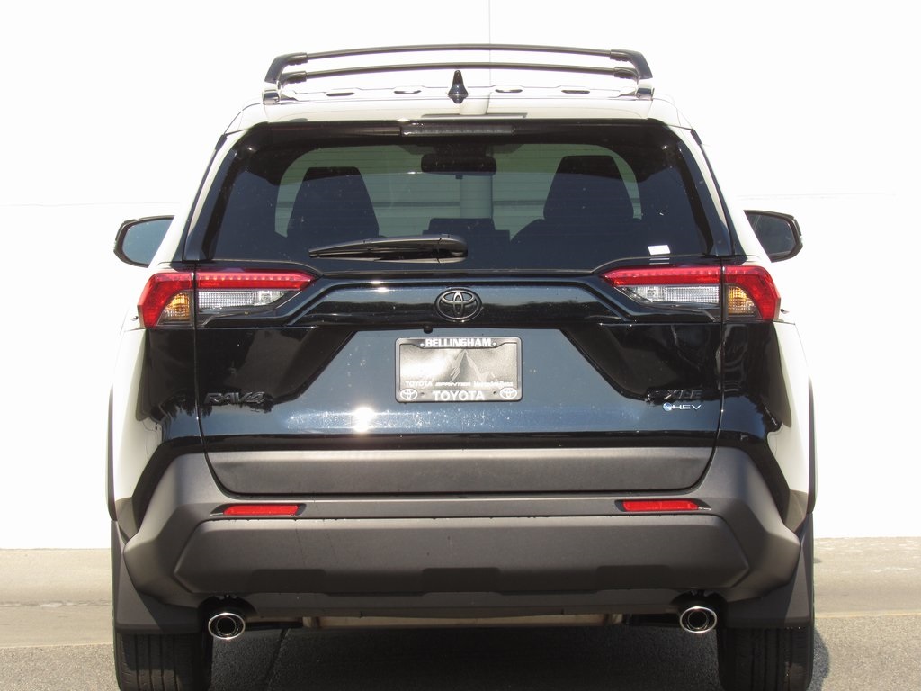 2025 Toyota RAV4 Hybrid XLE photo 7