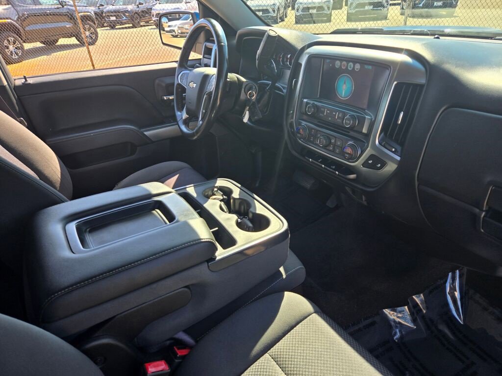 2017 Chevrolet Silverado 1500 LT photo 5