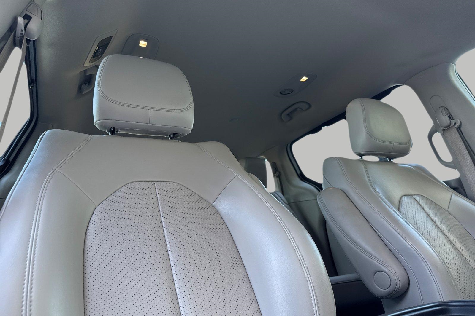 2021 Chrysler Voyager LXi photo 18
