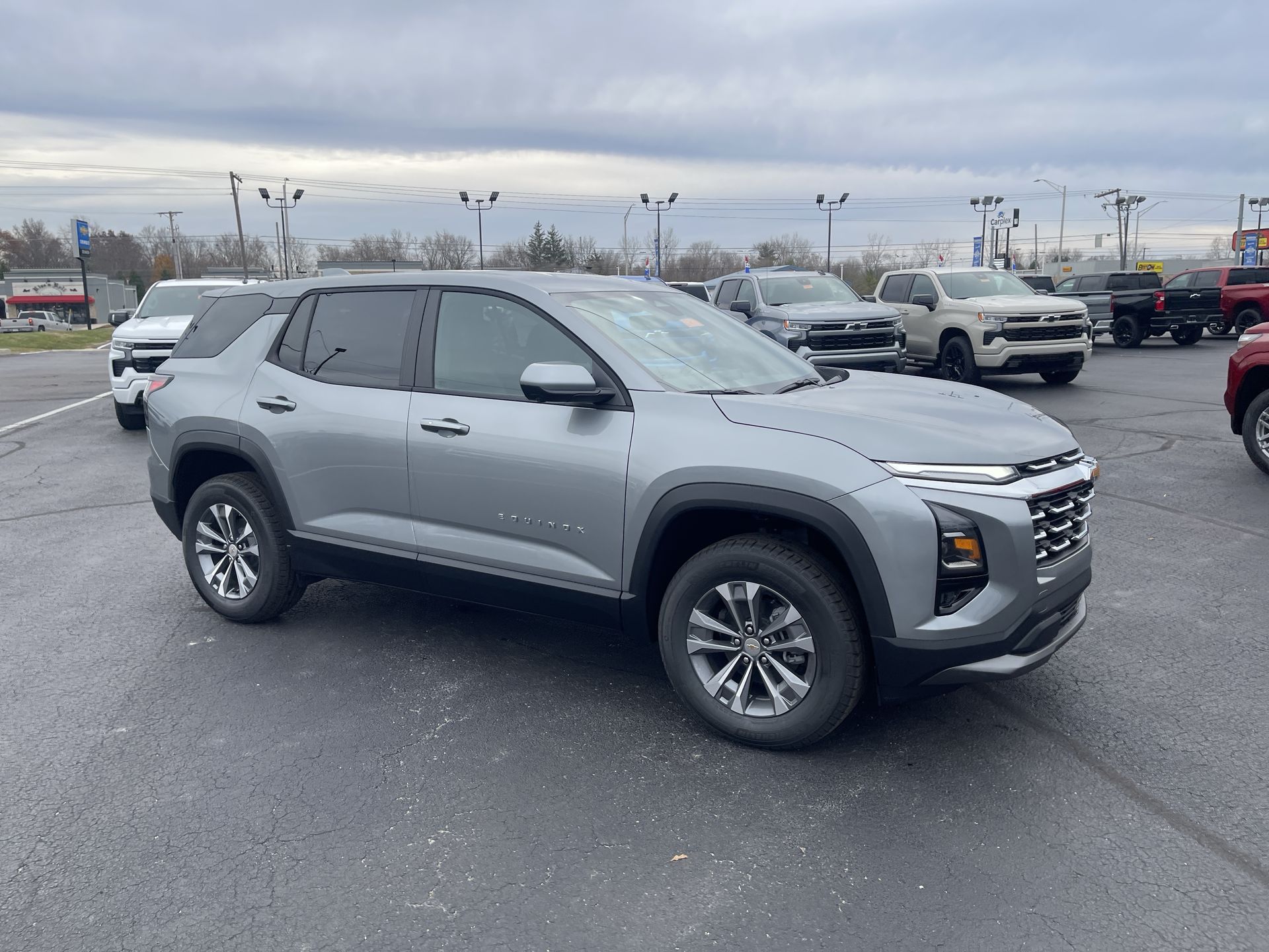 2026 Chevrolet Equinox LT photo 2