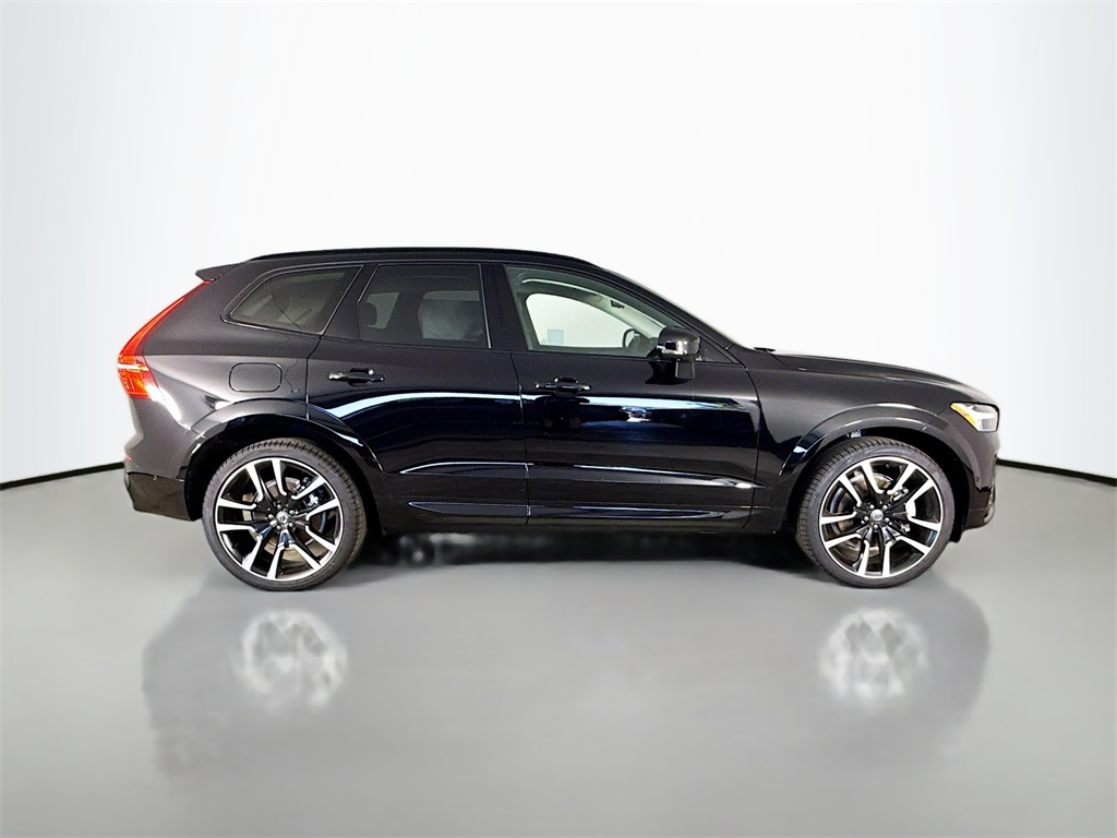 2025 Volvo XC60 Hybrid T8 photo 8