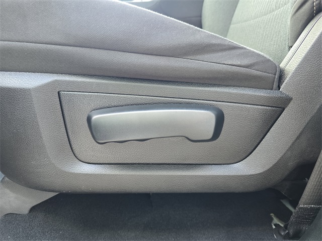 2024 Ram 1500 SLT Warlock photo 16