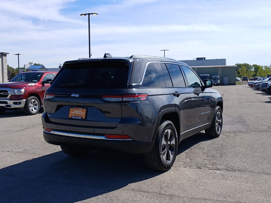 2024 Jeep Cherokee Limited 4xe photo 29