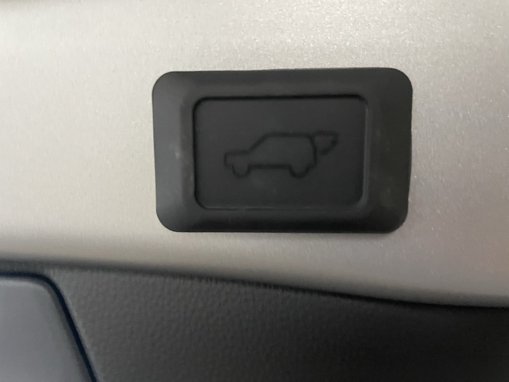 2025 Toyota RAV4 Hybrid XSE photo 24