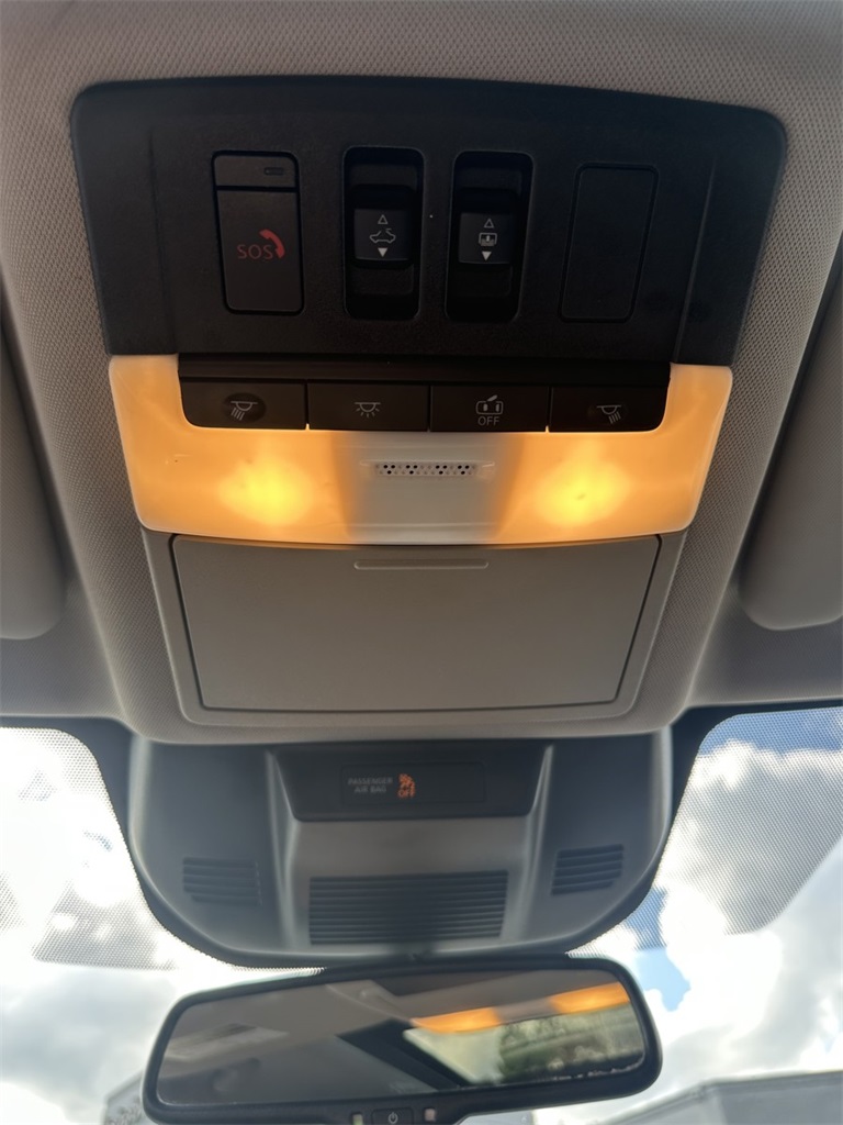 2021 Nissan Rogue Platinum photo 17